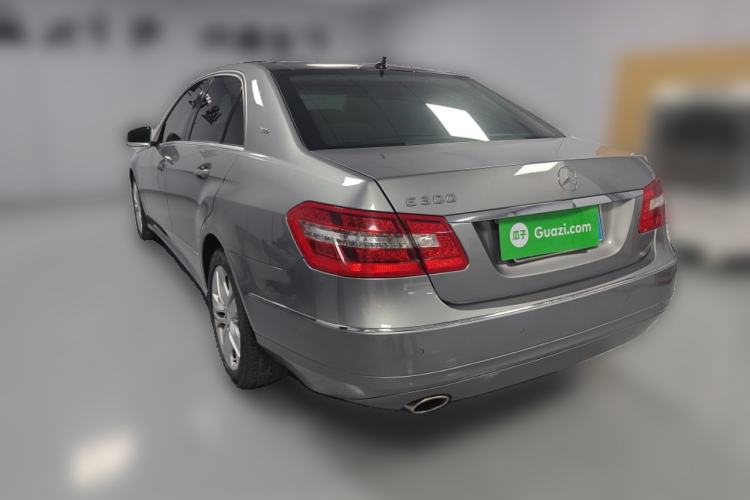 Used Mercedes-Benz E-Class 2009 E 300 Fashion Model Rear Left 45 Deg