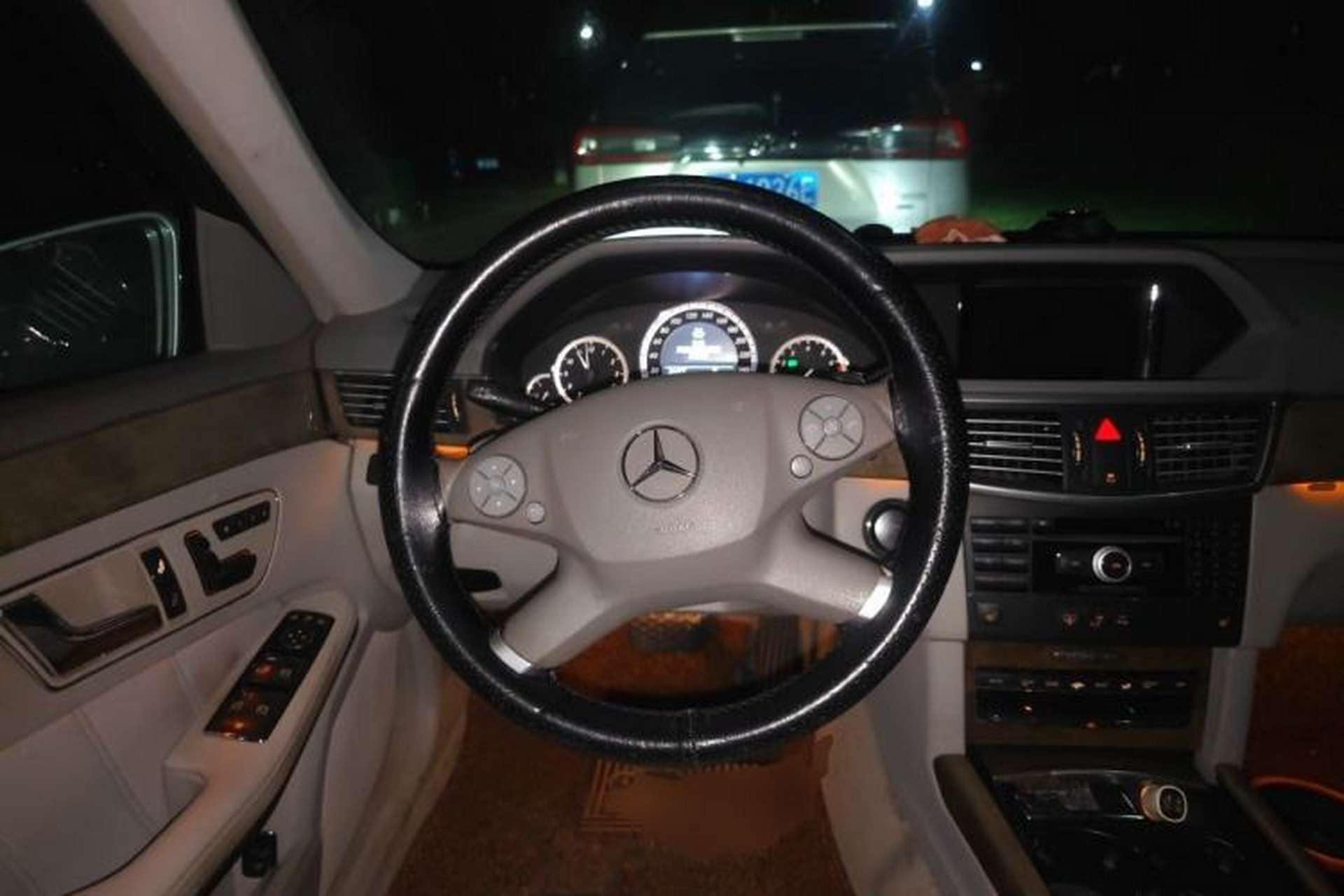 Used Mercedes-Benz E-Class 2009 E 300 Elegant Model Steering Wheel