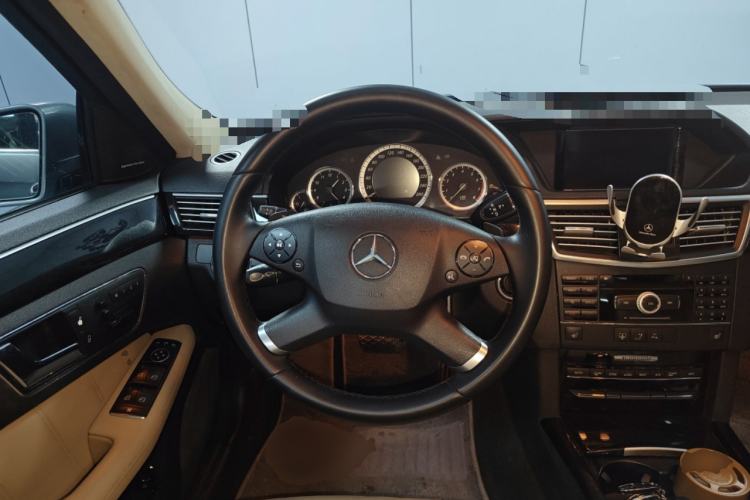 Used Mercedes-Benz E-Class 2009 E 300 Fashion Model Steering Wheel