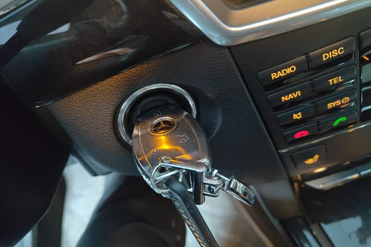 Used Mercedes-Benz E-Class 2009 E 300 Fashion Model Vehicle Key