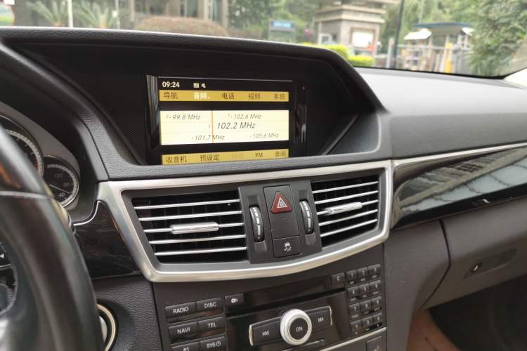 Used Mercedes-Benz E-Class 2009 E 300 Fashion Model Audio And AC Panel