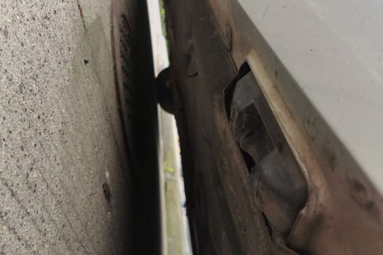Used Mercedes-Benz E-Class 2009 E 300 Fashion Model Chassis Front Left