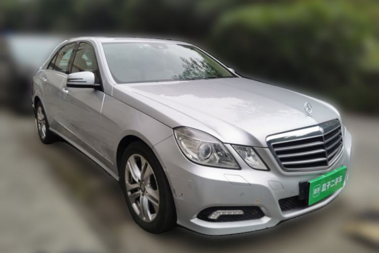 Used Mercedes-Benz E-Class 2009 E 300 Fashion Model Front Right 45 Deg