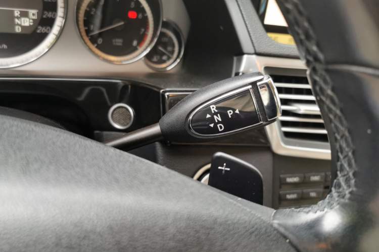 Used Mercedes-Benz E-Class 2009 E 300 Fashion Model Gear Lever
