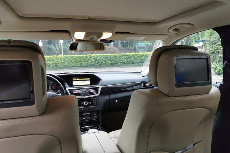 Used Mercedes-Benz E-Class 2009 E 300 Fashion Model Headliner