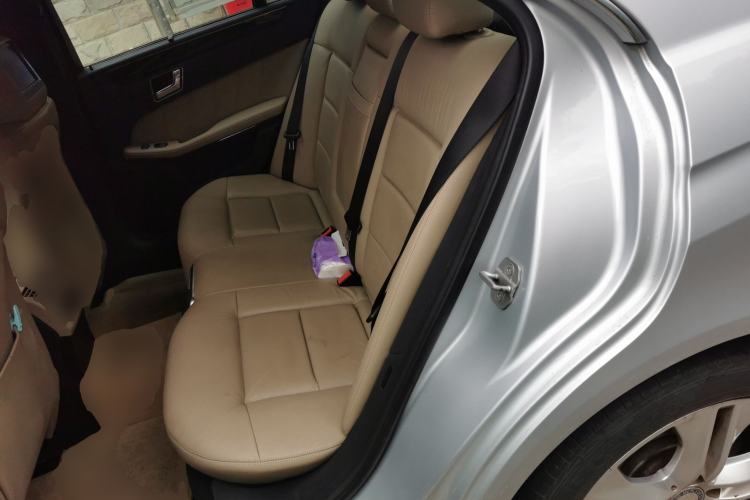 Used Mercedes-Benz E-Class 2009 E 300 Fashion Model Left Rear Seat