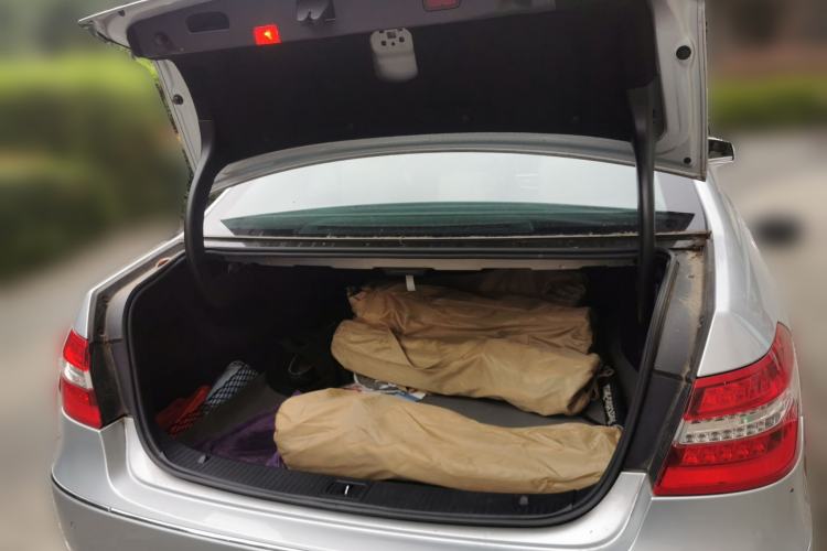 Used Mercedes-Benz E-Class 2009 E 300 Fashion Model Trunk