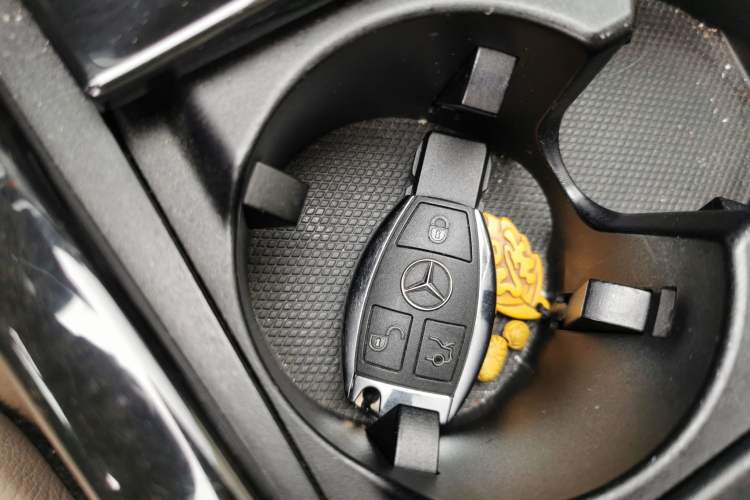 Used Mercedes-Benz E-Class 2009 E 300 Fashion Model Vehicle Key