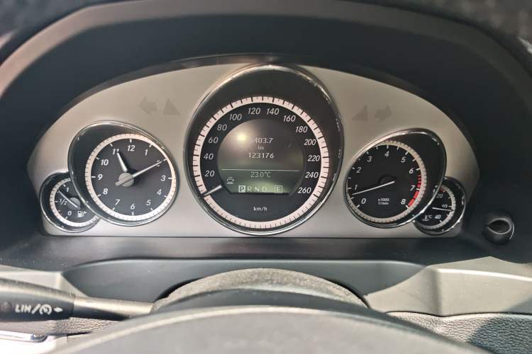 Used Mercedes-Benz E-Class 2009 E 350 Coupe Instrument Cluster