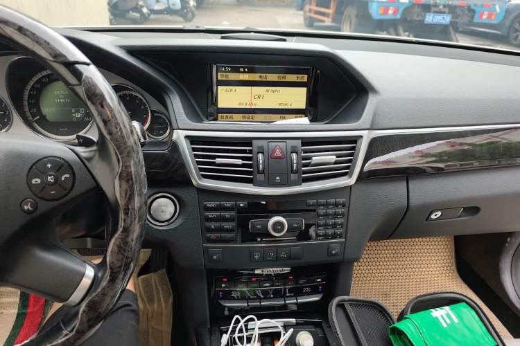 Used Mercedes-Benz E-Class 2009 E 300 Fashion Model Audio And AC Panel