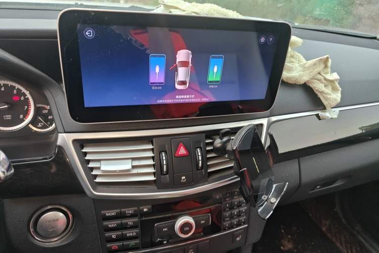 Used Mercedes-Benz E-Class 2009 E 300 Fashion Model Audio And AC Panel