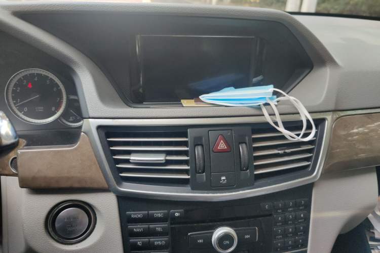 Used Mercedes-Benz E-Class 2009 E 300 Elegant Model Audio And AC Panel