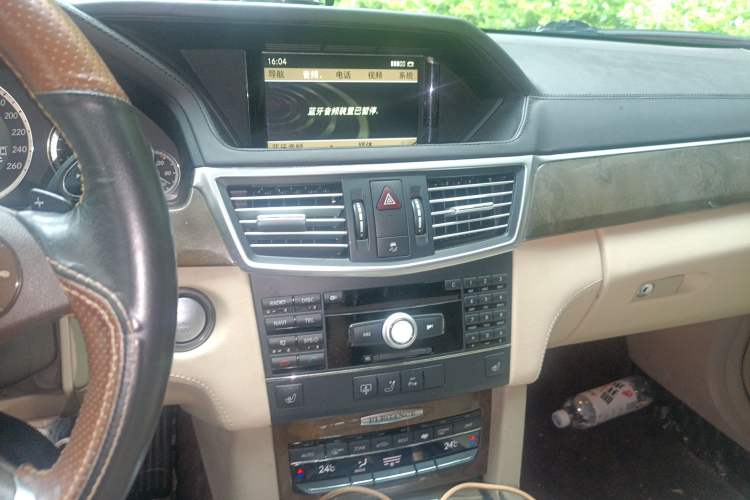 Used Mercedes-Benz E-Class 2009 E 300 Elegant Model Audio And AC Panel