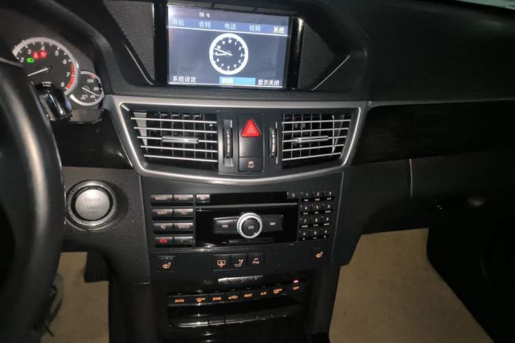 Used Mercedes-Benz E-Class 2009 E 300 Fashion Model Audio And AC Panel