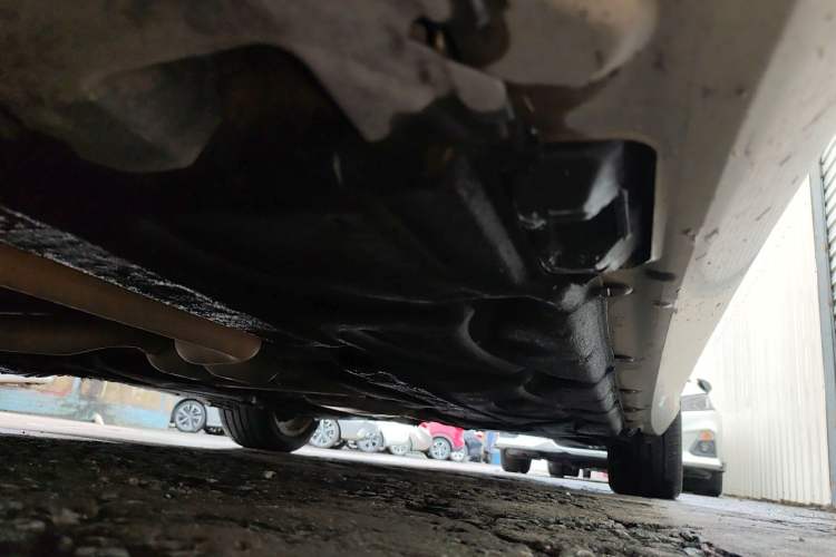 Used Mercedes-Benz E-Class 2009 E 300 Fashion Model Chassis Front Left