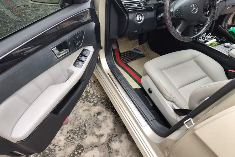 Used Mercedes-Benz E-Class 2009 E 300 Fashion Model Driver Seat