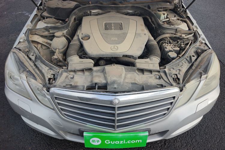 Used Mercedes-Benz E-Class 2009 E 300 Elegant Model Engine Bay