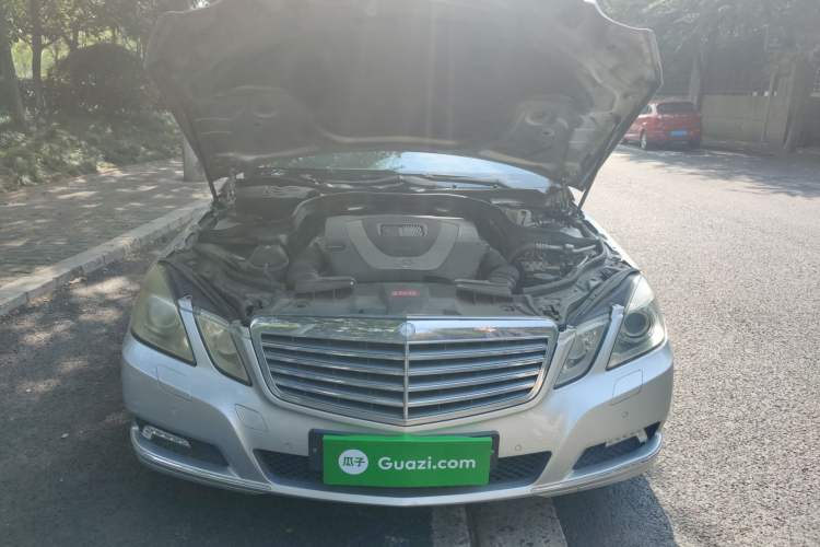 Used Mercedes-Benz E-Class 2009 E 300 Elegant Model Engine Bay
