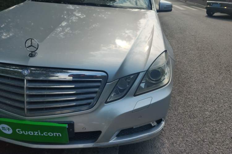 Used Mercedes-Benz E-Class 2009 E 300 Elegant Model Engine Bay Left