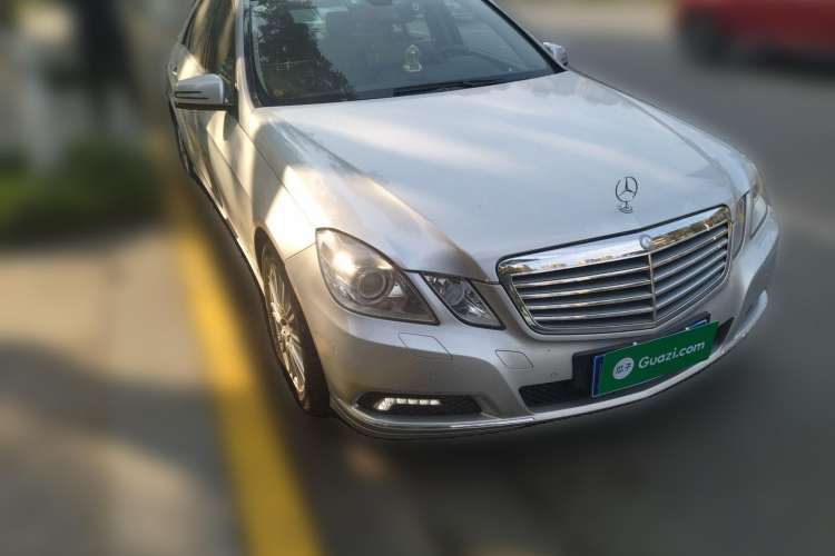 Used Mercedes-Benz E-Class 2009 E 300 Elegant Model Front Right 45 Deg