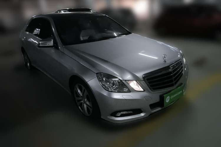 Used Mercedes-Benz E-Class 2009 E 300 Fashion Model Front Right 45 Deg