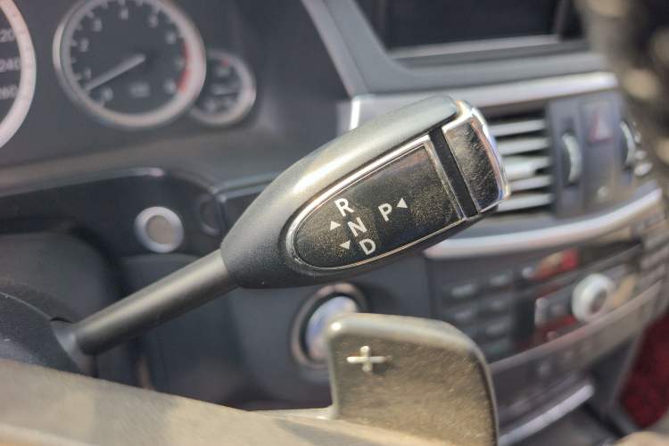 Used Mercedes-Benz E-Class 2009 E 300 Elegant Model Gear Lever