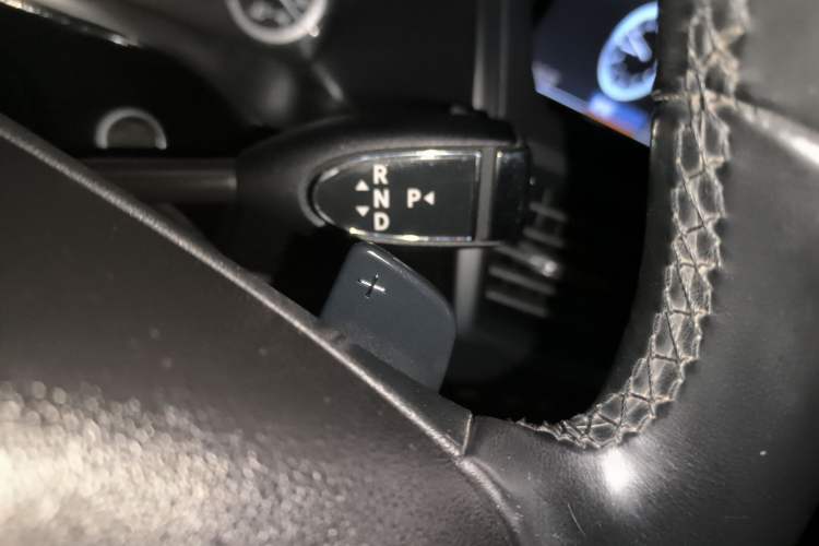 Used Mercedes-Benz E-Class 2009 E 300 Fashion Model Gear Lever