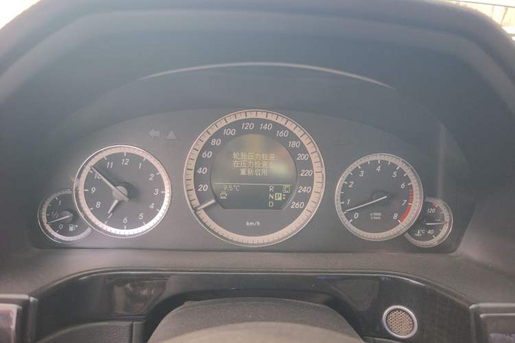 Used Mercedes-Benz E-Class 2009 E 300 Elegant Model Instrument Cluster