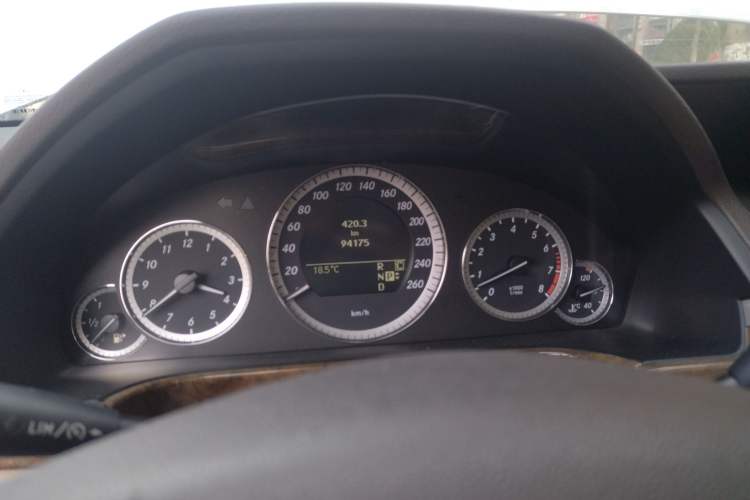 Used Mercedes-Benz E-Class 2009 E 300 Elegant Model Instrument Cluster
