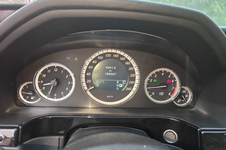 Used Mercedes-Benz E-Class 2009 E 300 Fashion Model Instrument Cluster