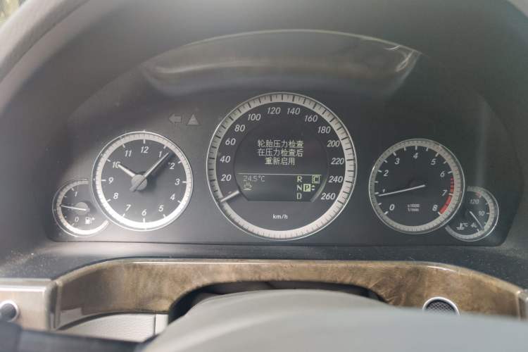 Used Mercedes-Benz E-Class 2009 E 300 Elegant Model Instrument Cluster