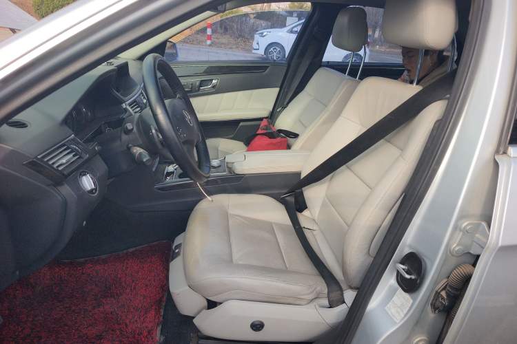 Used Mercedes-Benz E-Class 2009 E 300 Elegant Model Left Front Seat