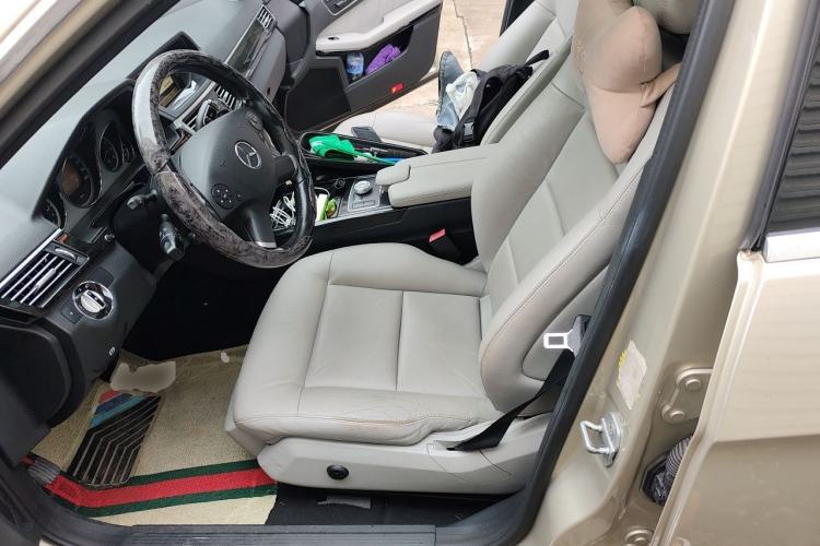 Used Mercedes-Benz E-Class 2009 E 300 Fashion Model Left Front Seat