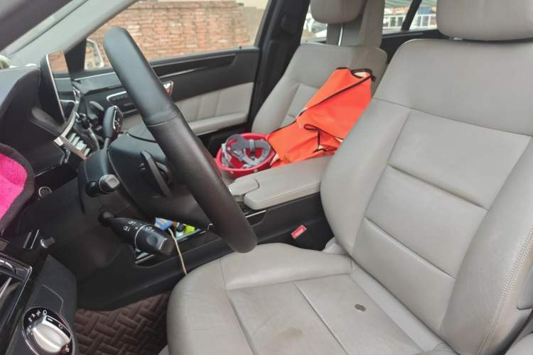 Used Mercedes-Benz E-Class 2009 E 300 Fashion Model Left Front Seat