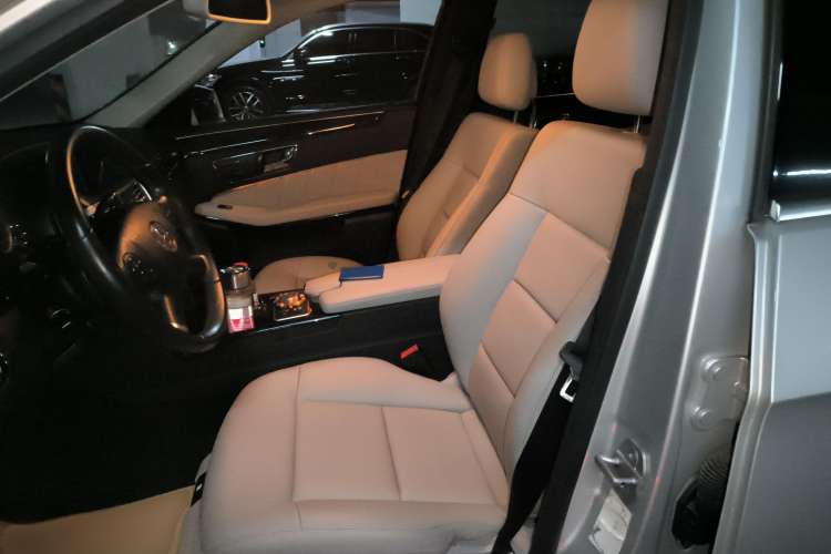 Used Mercedes-Benz E-Class 2009 E 300 Fashion Model Left Front Seat