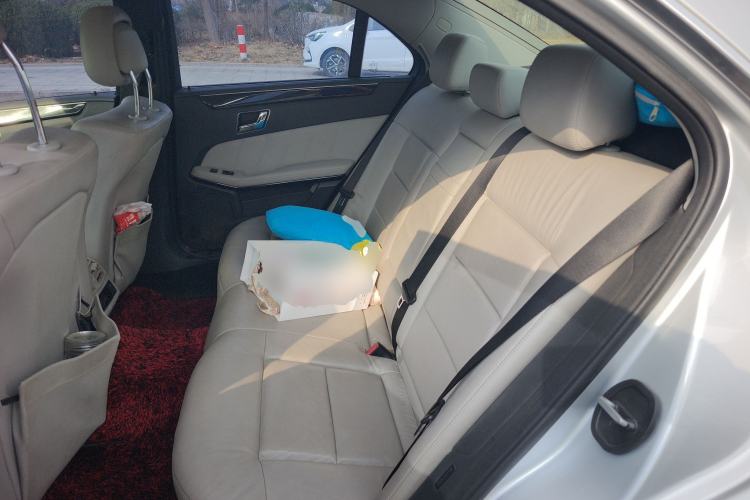 Used Mercedes-Benz E-Class 2009 E 300 Elegant Model Left Rear Seat