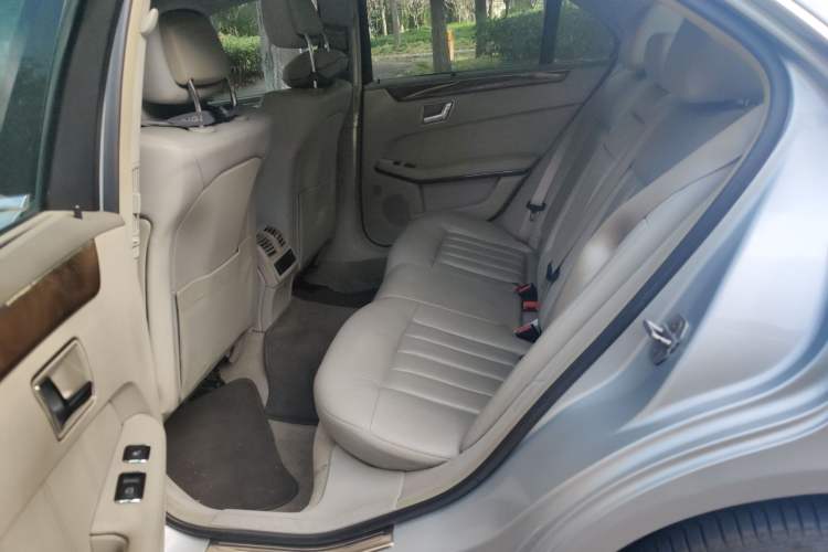 Used Mercedes-Benz E-Class 2009 E 300 Elegant Model Left Rear Seat