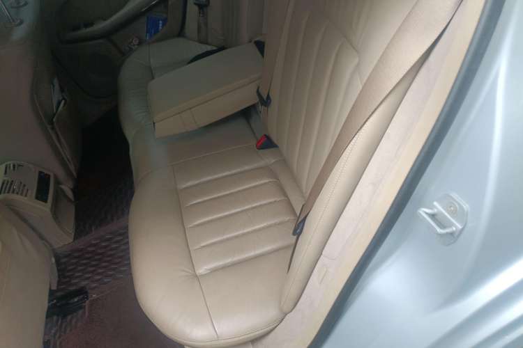 Used Mercedes-Benz E-Class 2009 E 300 Elegant Model Left Rear Seat