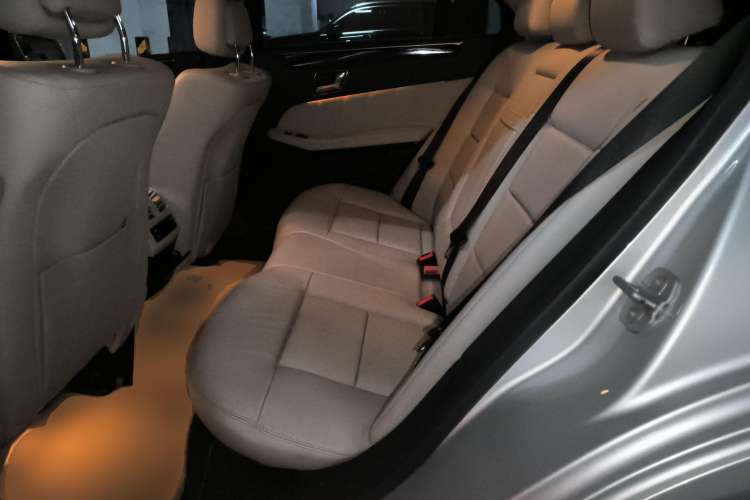 Used Mercedes-Benz E-Class 2009 E 300 Fashion Model Left Rear Seat