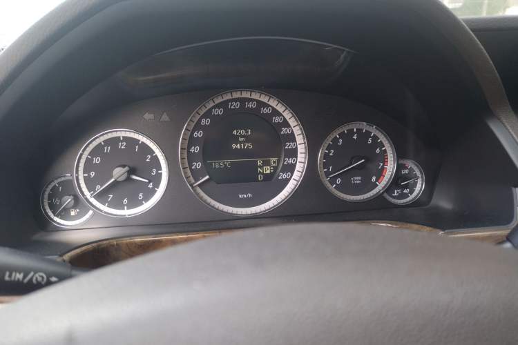 Used Mercedes-Benz E-Class 2009 E 300 Elegant Model Odometer Close Up