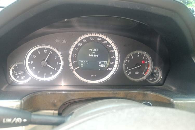 Used Mercedes-Benz E-Class 2009 E 300 Elegant Model Odometer Close Up