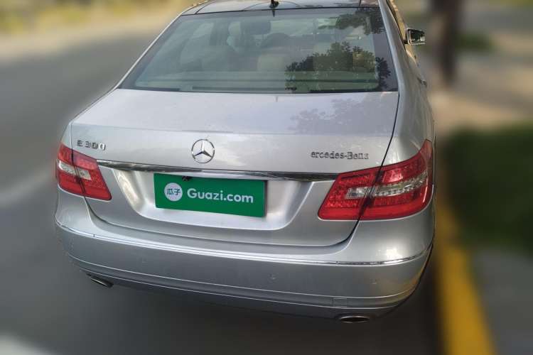 Used Mercedes-Benz E-Class 2009 E 300 Elegant Model Rear