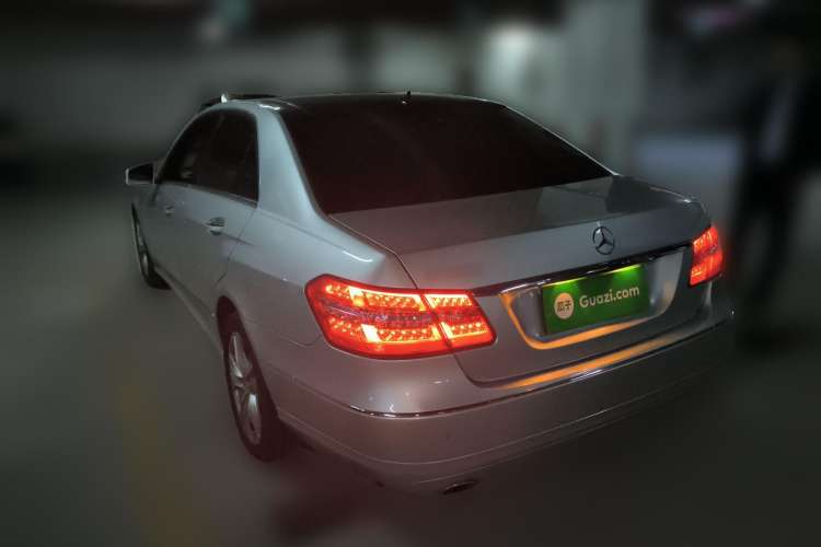 Used Mercedes-Benz E-Class 2009 E 300 Fashion Model Rear Left 45 Deg