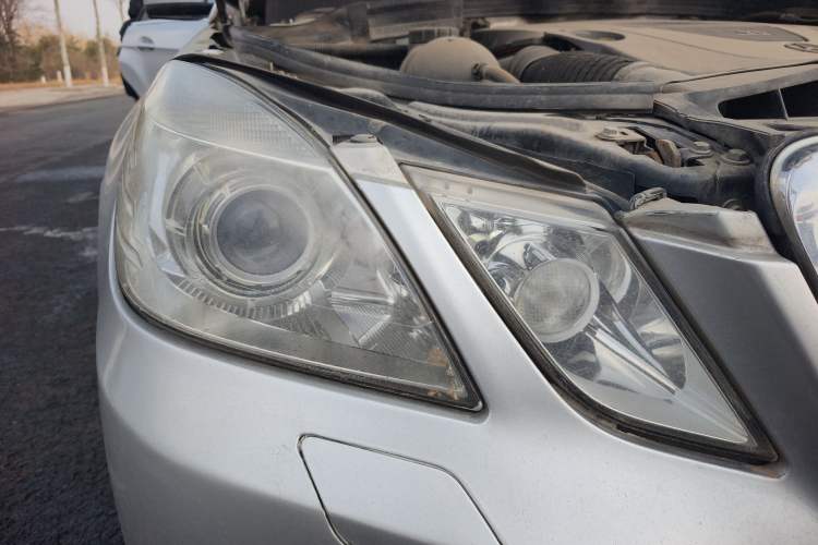 Used Mercedes-Benz E-Class 2009 E 300 Elegant Model Right Front Headlight