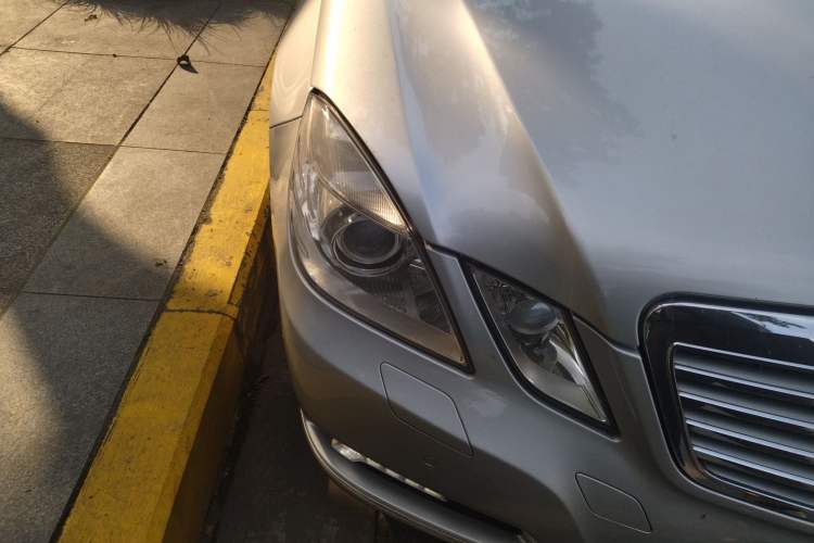 Used Mercedes-Benz E-Class 2009 E 300 Elegant Model Right Front Headlight