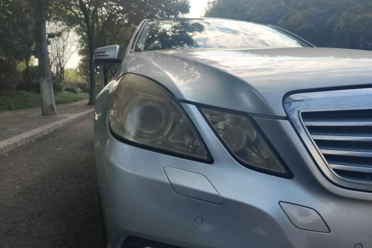 Used Mercedes-Benz E-Class 2009 E 300 Elegant Model Right Front Headlight
