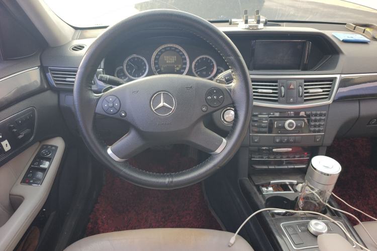 Used Mercedes-Benz E-Class 2009 E 300 Elegant Model Steering Wheel