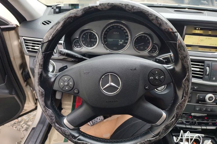 Used Mercedes-Benz E-Class 2009 E 300 Fashion Model Steering Wheel