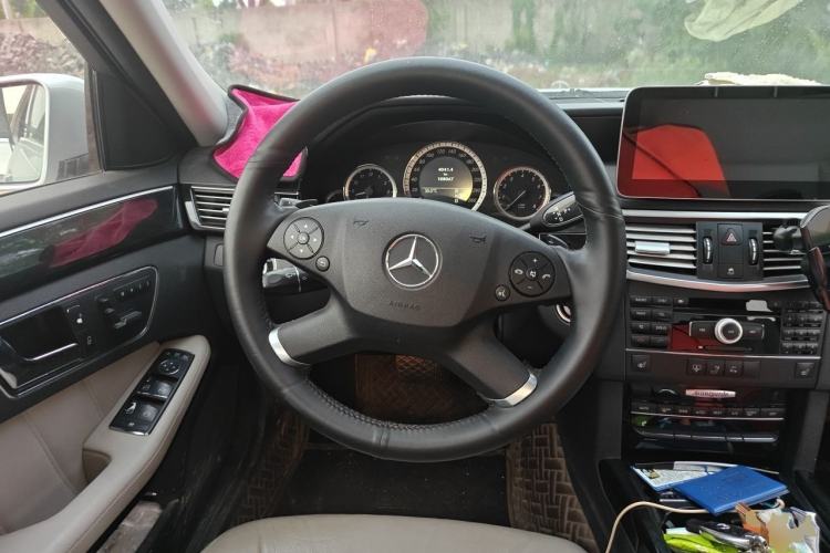Used Mercedes-Benz E-Class 2009 E 300 Fashion Model Steering Wheel