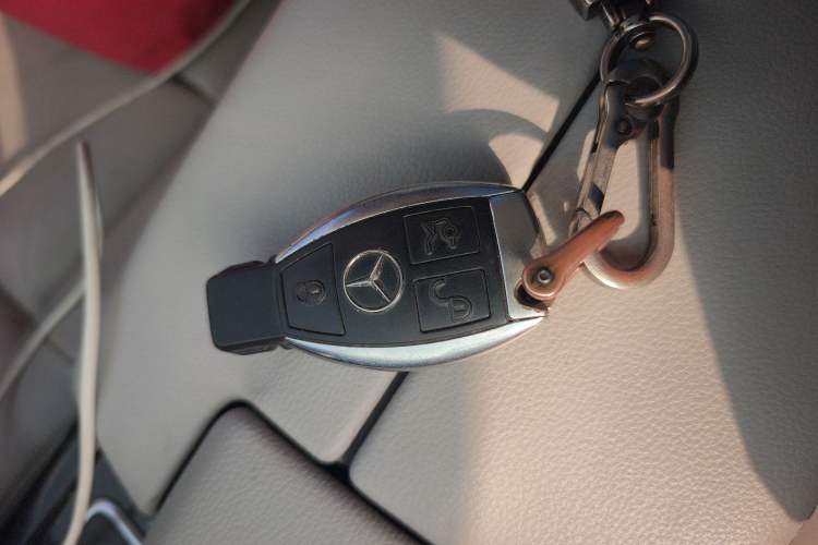 Used Mercedes-Benz E-Class 2009 E 300 Elegant Model Vehicle Key